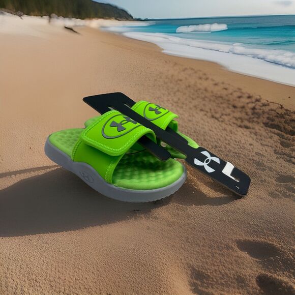 Under Armour 1Y Boys Sandals Green/gray NWOT - Picture 1 of 4